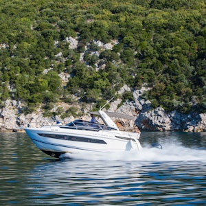  Jeanneau Leader 30 Outboard maximu guest cruising capacity is 8 but we recommend this boat for groups 2-6 persons.
